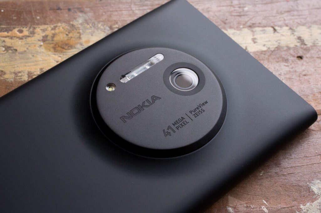 Windows Phone Lumia 1020 camera side